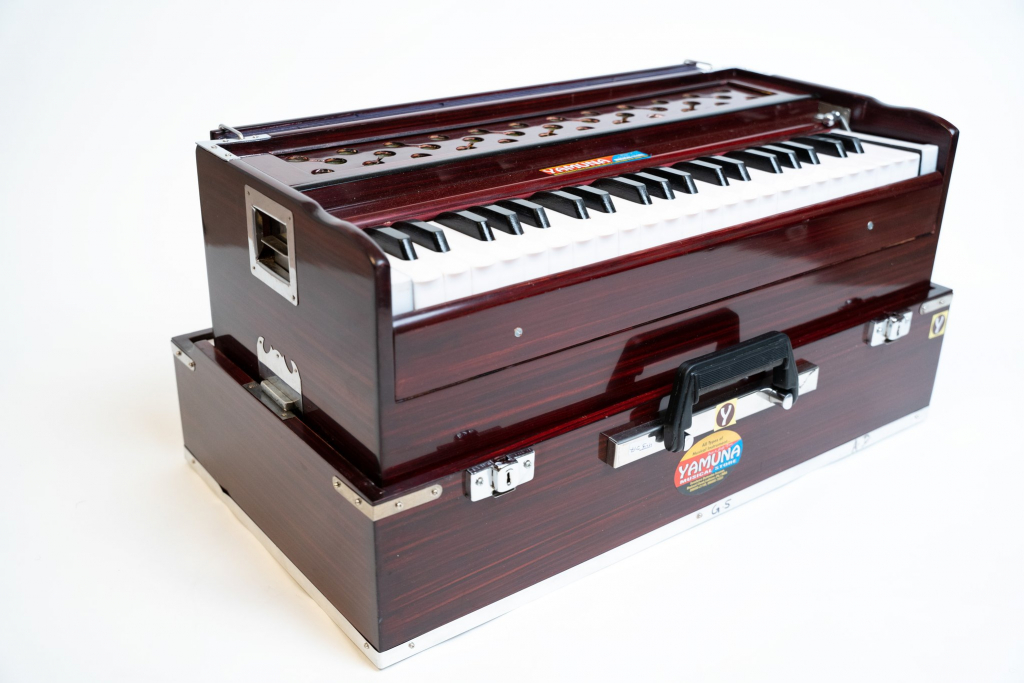 Harmonium The Indian heritage of Music Daily Music Roll