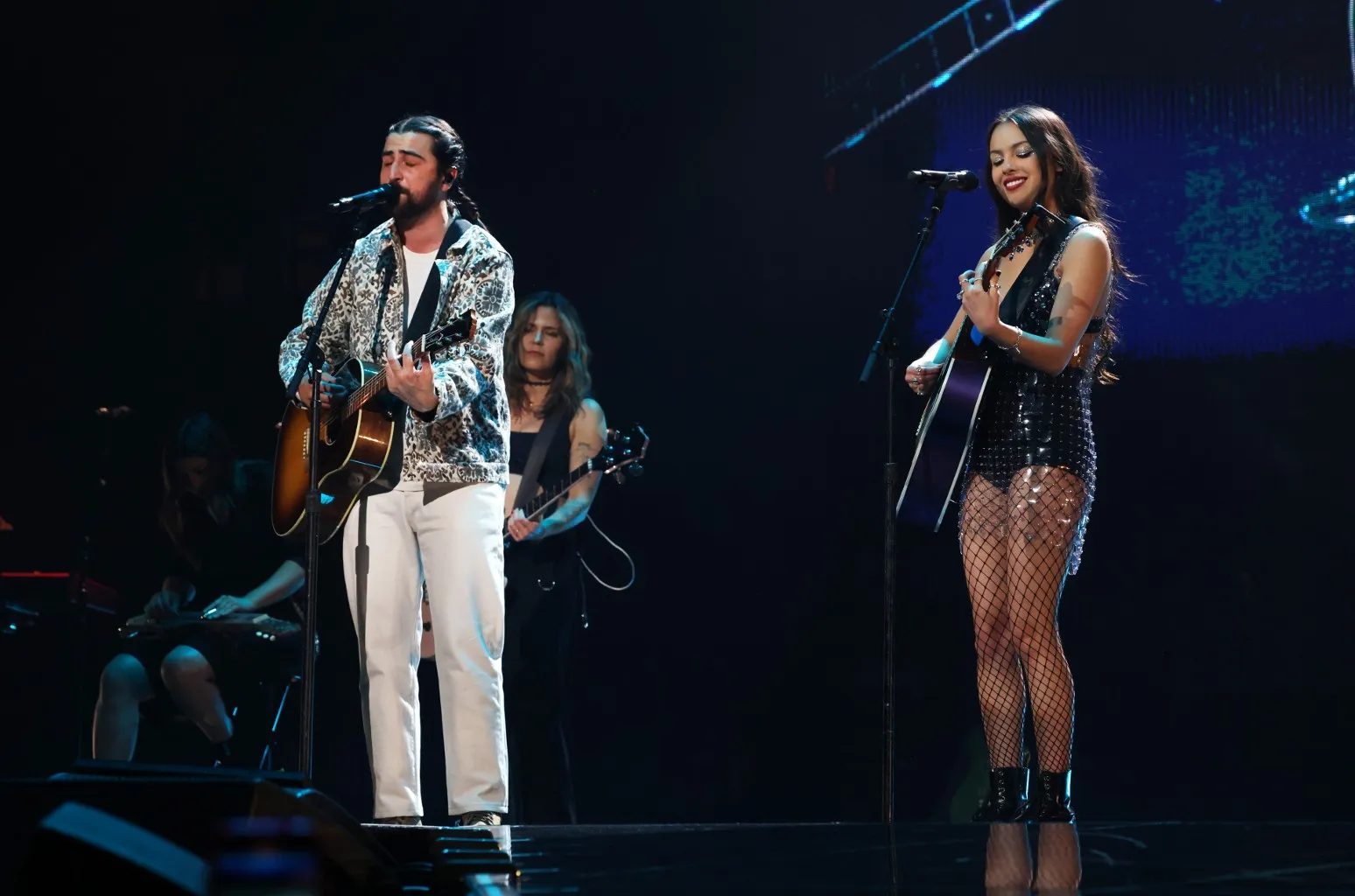 Noah Kahan「Town Hall」Olivia Rodrigo RSD7 Olivia Rodrigo and Noah Kahan announce joint Record Store