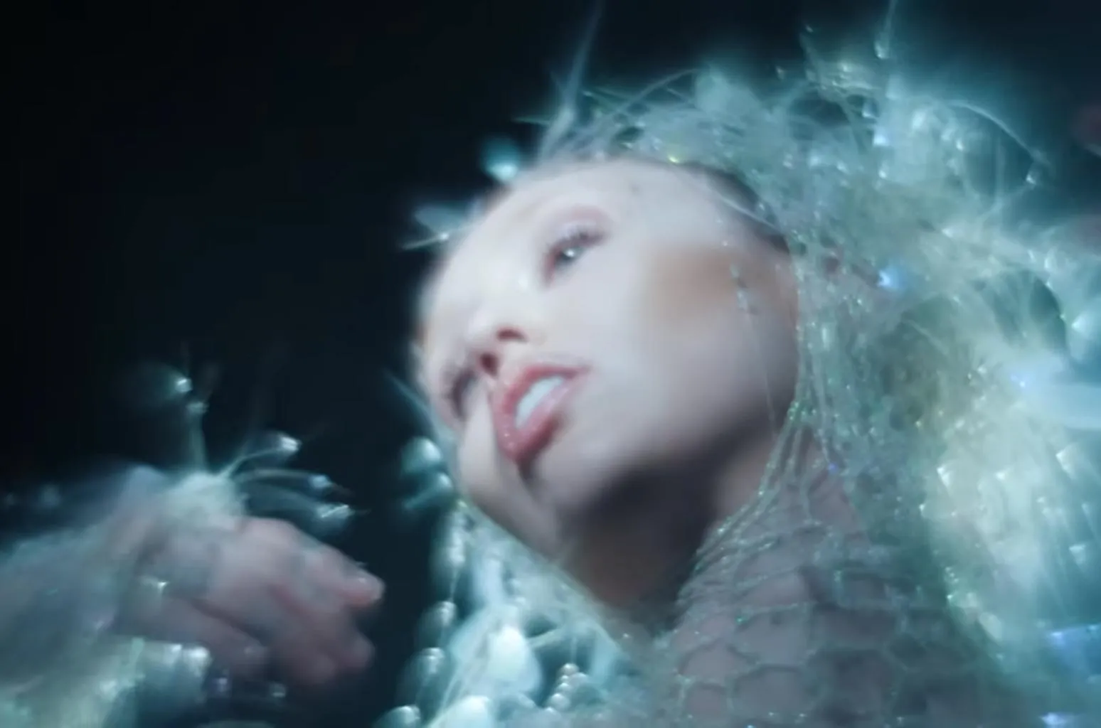 Miley Cyrus' New Single 'End Of The World' Presents Her In A Sultry Avatar! | Daily Music Roll Miley Cyrus' New Single 'End Of The World' Presents Her In A Sultry Avatar! | Daily Music Roll