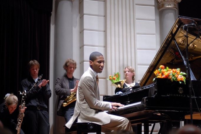 World-famous Pianist Jon Batiste Announces News Shows in India this November