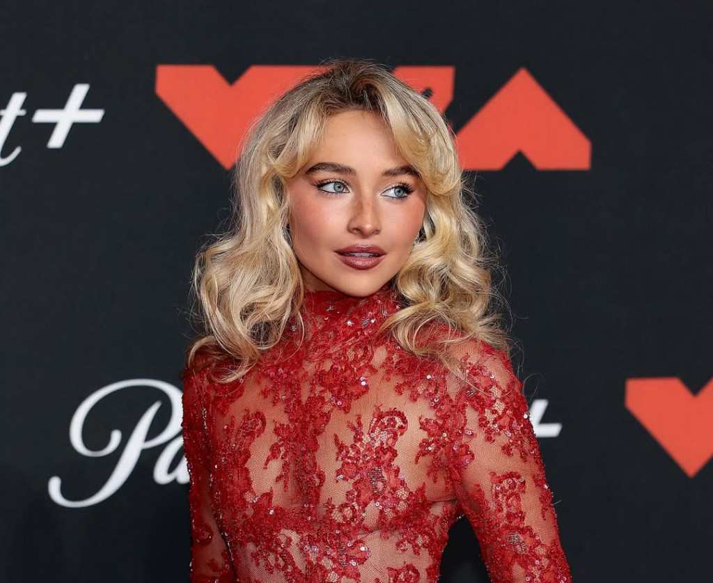 Sabrina Carpenter Stands for Trans Rights during MTV VMAs Performance 