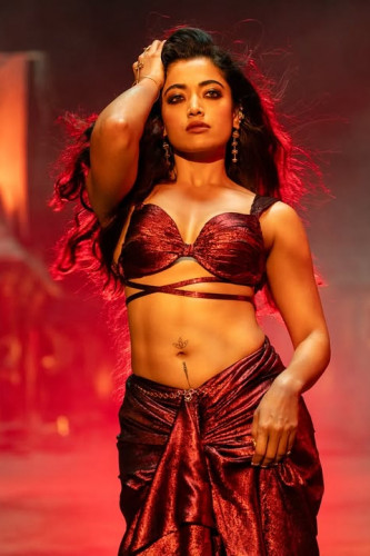 ‘Tum Mere Na Huye’: RashmikaMandana Surprises Everyone with Her Fiery Dance On the First Track of ‘Thamma’