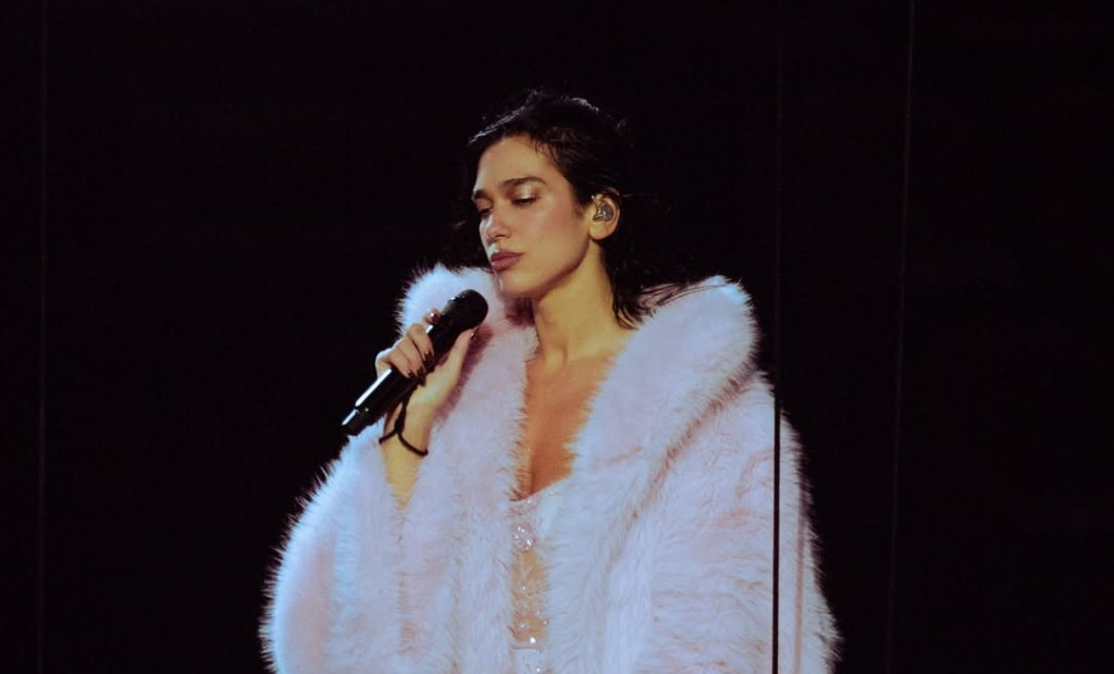 Dua Lipa Brought Gwen Stefani on Stage to Perform a Duet