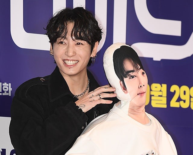 BTS Jungkook Lit Up Seoul Movie Premiere with Cha Eun-woo | Daily