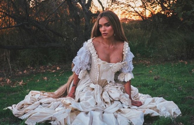 KAROL G Making ‘Tropicoqueta’ Even Bigger with The TV Special ‘La Premiere’
