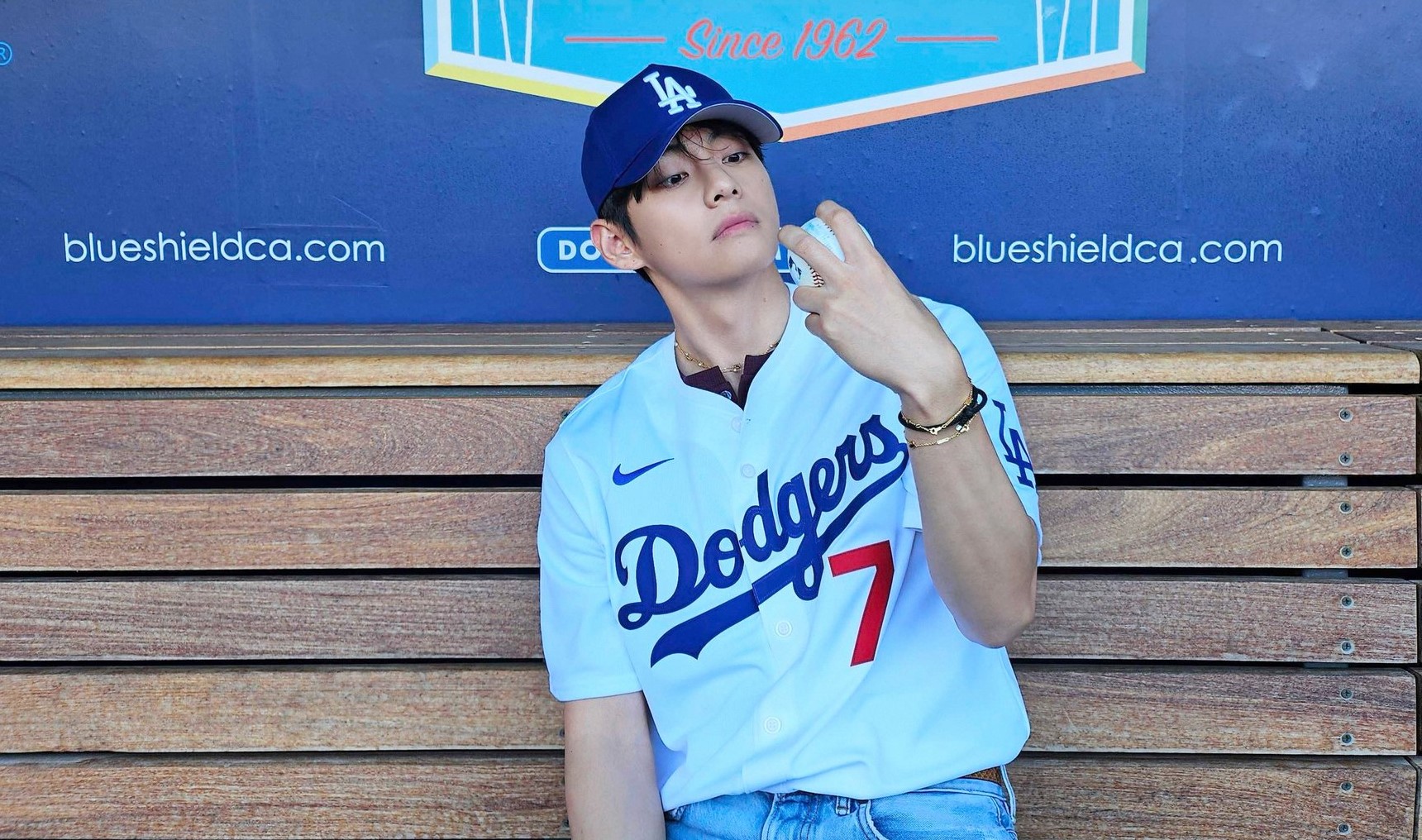 BTS 防弾少年団 bbq. レジャーシート エコバッグ TAEHYUNG V BTS 防弾少年団 bbq. レジャーシート エコバッグ TAEHYUNG V