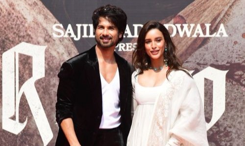 ‘Hum To Tere Hi Liye The’ from O’Romeo Sets an Example of Bollywood Romance