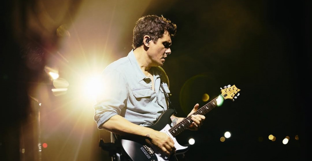 John Mayer Makes His India Debut with a Special Performance and Shows Love for Indian Men