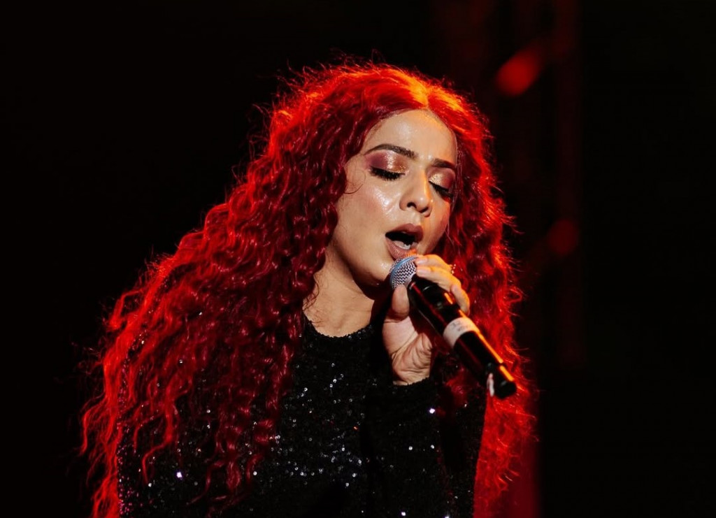 Jasmine Sandlas Received Much Criticism After Lip-Syncing To ‘Shararat’ In A Performance In Ahmedabad