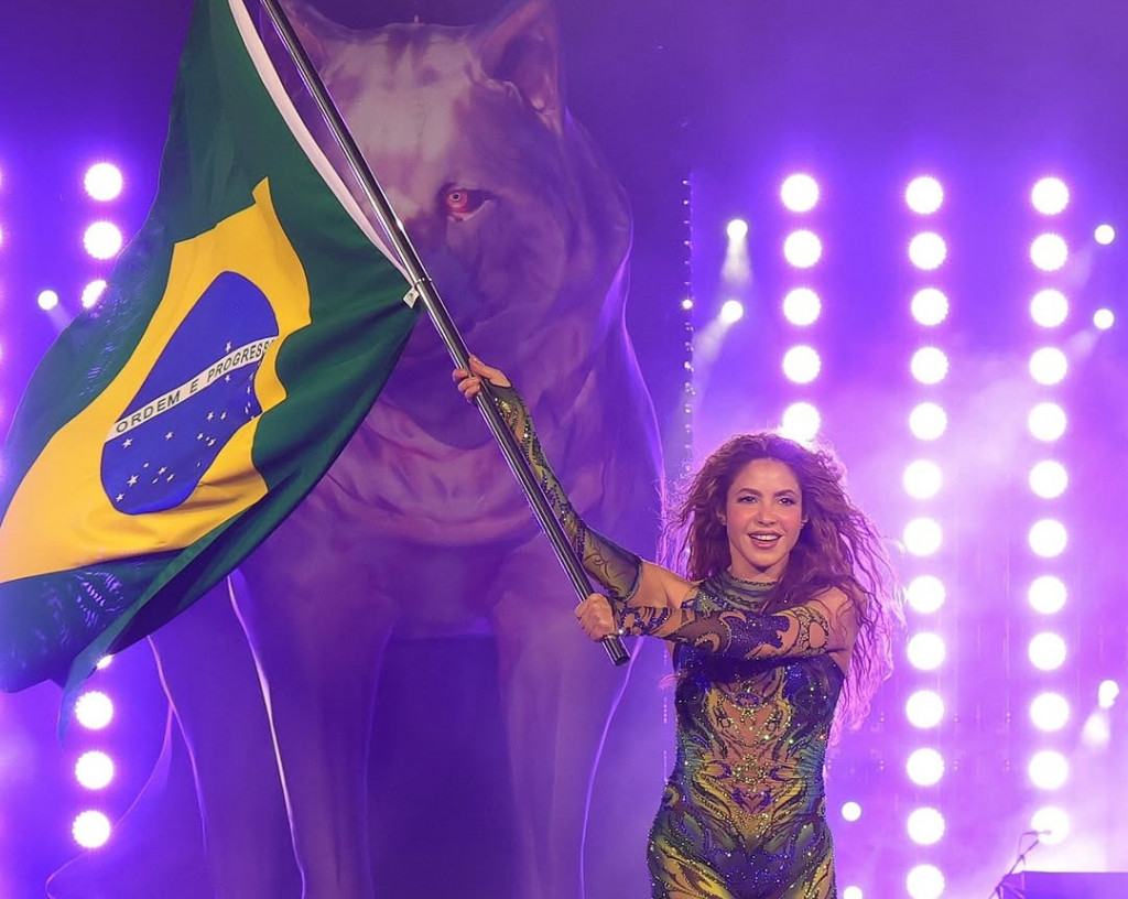 Shakira Pulls 2 Million to Copacabana Beach in Massive Free Show