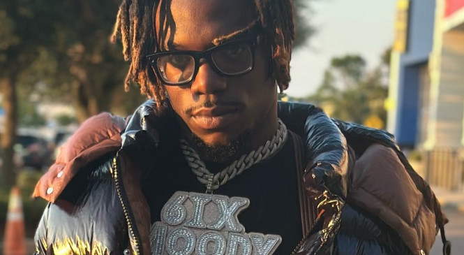 Find a New Taste of Emo Hip-hop and R&B Rap With 6ix Moody