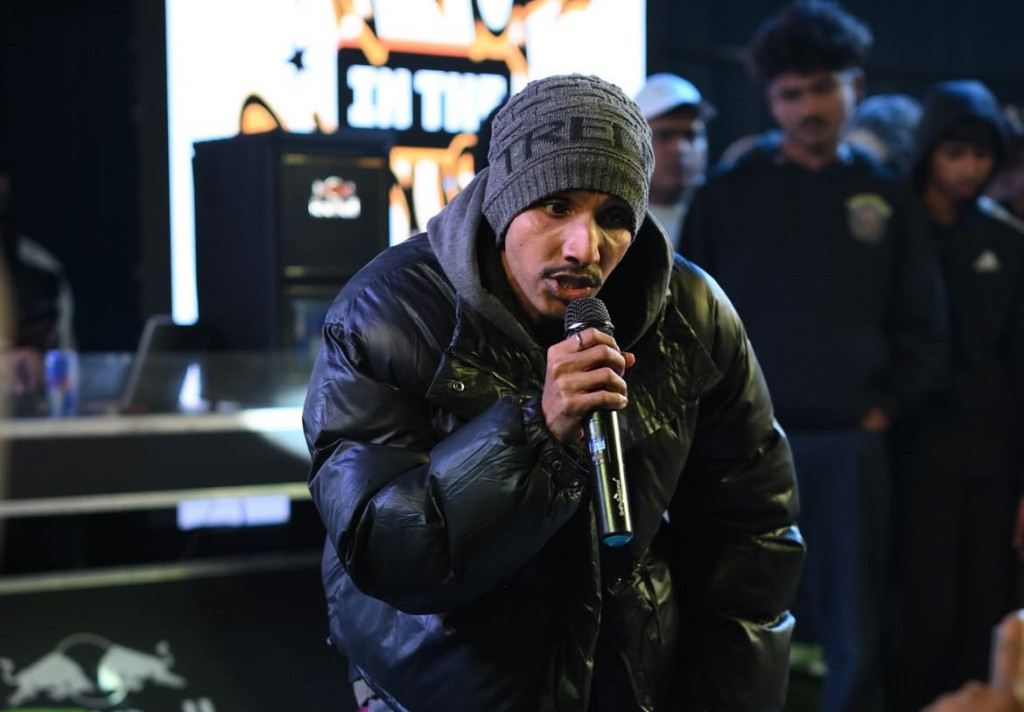 Arinar Black Makes His Bollywood Debut with Arjun Bewakoof