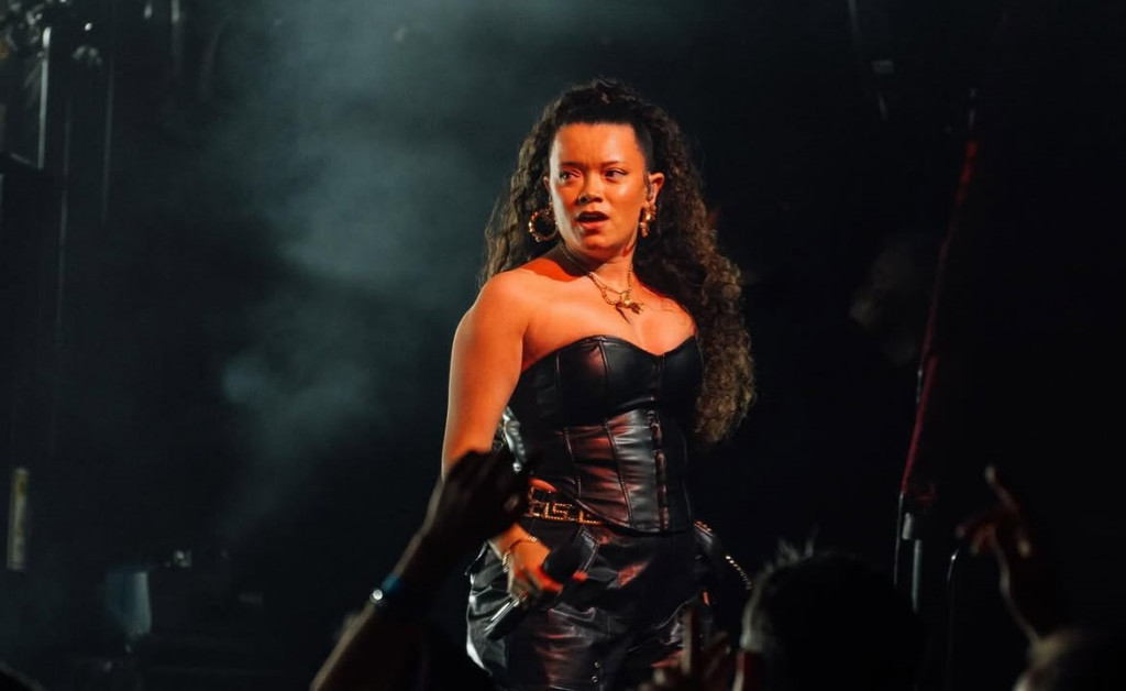 Clementine Douglas Announces First Headlining Show in Australia 12 Clementine Douglas Declares Her Debut Headlining Show in Australia