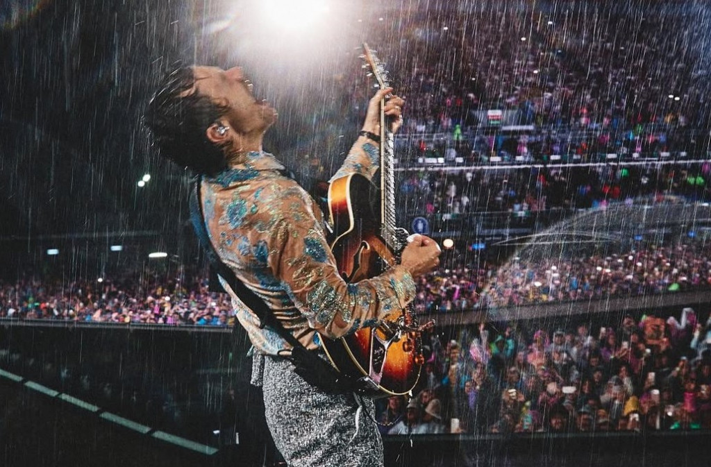 Harry Styles Takes Over Madison Square Garden for Opening Night