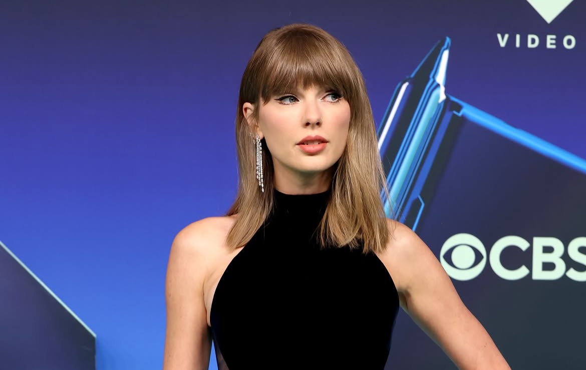 Taylor Swift Wins the First-Ever Artist Director Honors at MTV Video Music Awards